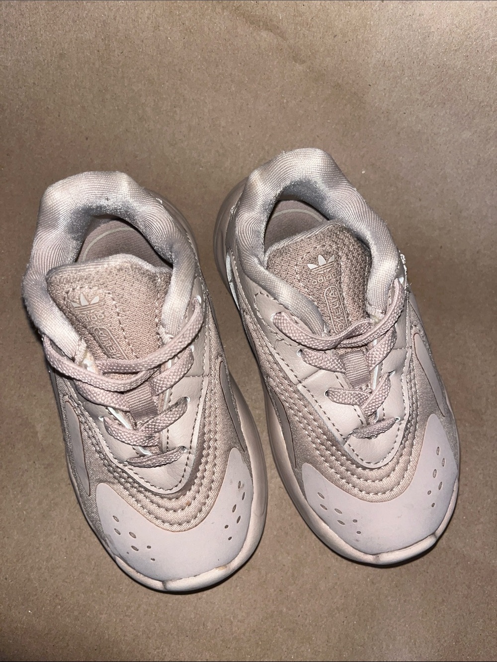 Adidas Infant & Toddlers' Ozelia Lifestyle Shoes Beige Pink Size 6 - Picture 2 of 6